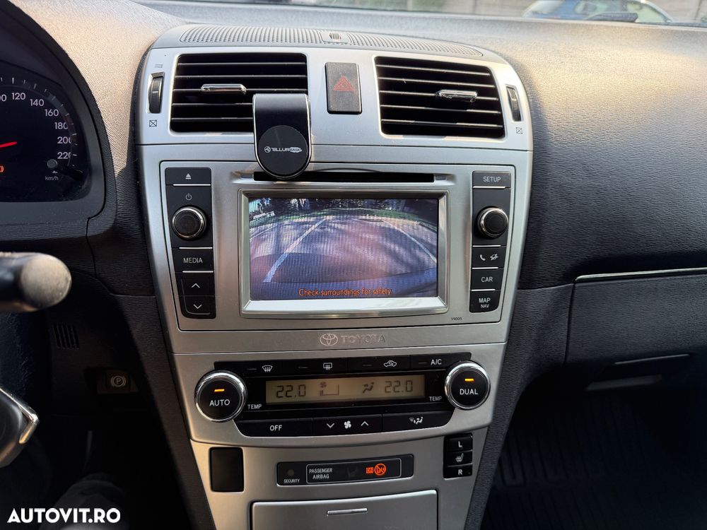 Toyota Avensis 2.0 D-4D Executive - 11