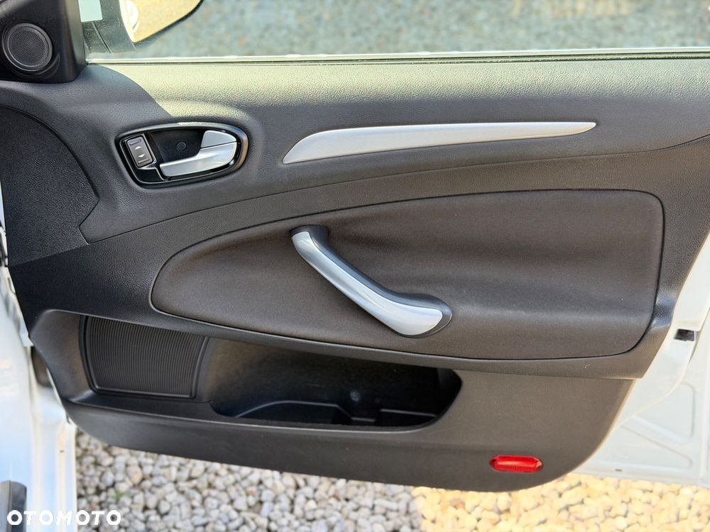 Ford Mondeo - 28