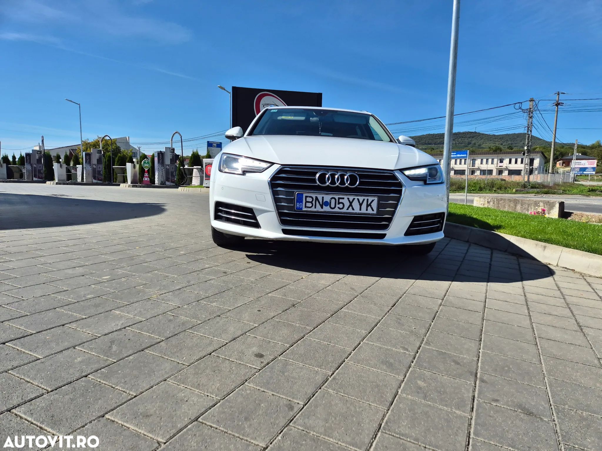 Audi A4 2.0 TDI ultra S tronic Sport - 1