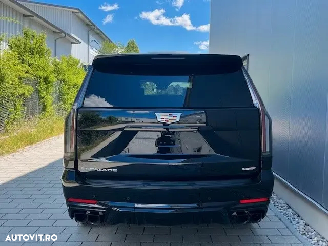 Cadillac Escalade - 2