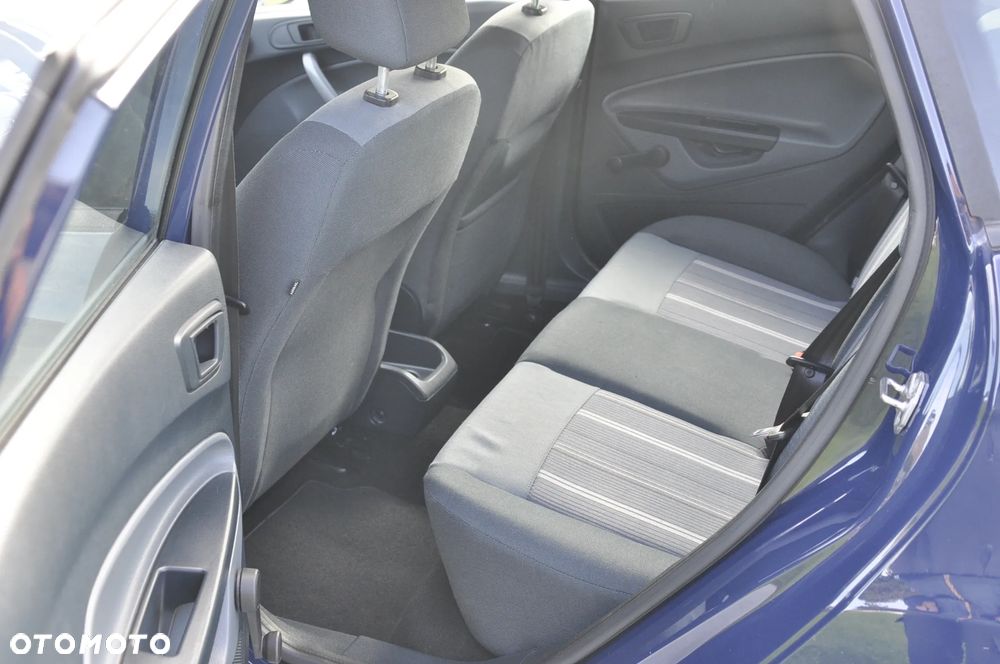Ford Fiesta - 24