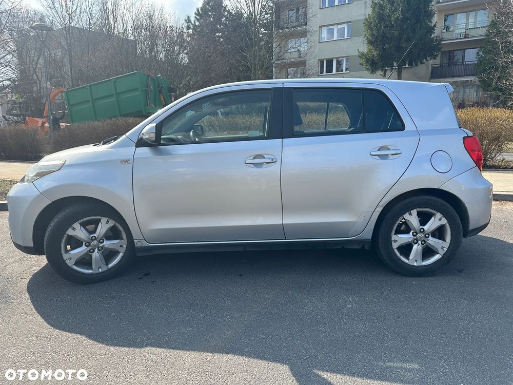 Toyota Urban Cruiser 1.33 Sol - 6