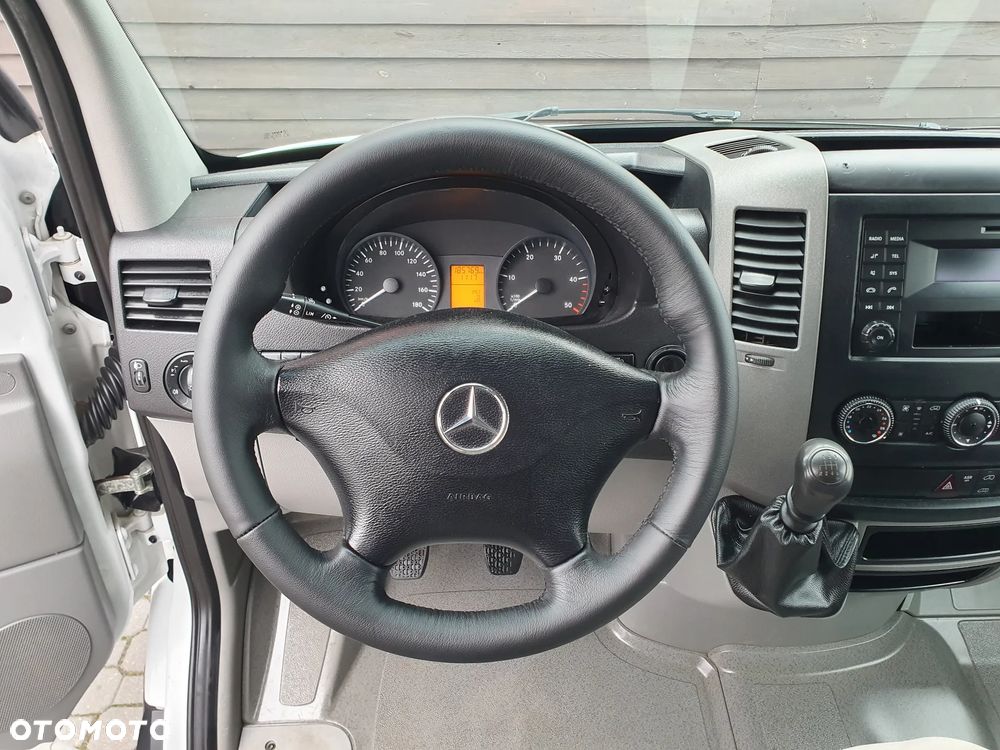Mercedes-Benz Sprinter - 21