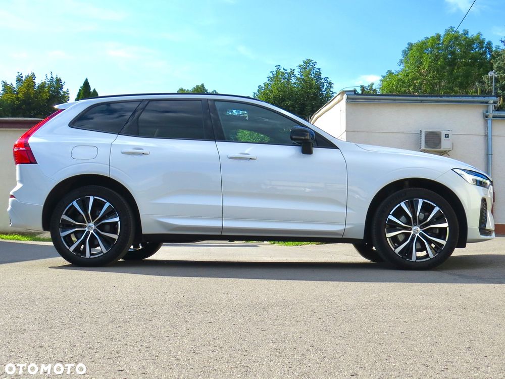 Volvo XC 60 B4 D Ultimate Dark - 4