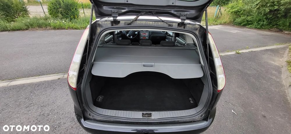 Ford Focus 1.8 Titanium - 23