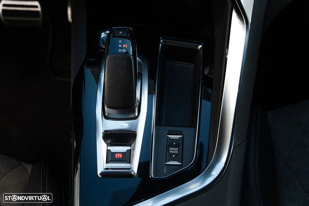 Peugeot 3008 1.6 Hybrid GT Line e-EAT8 - 16