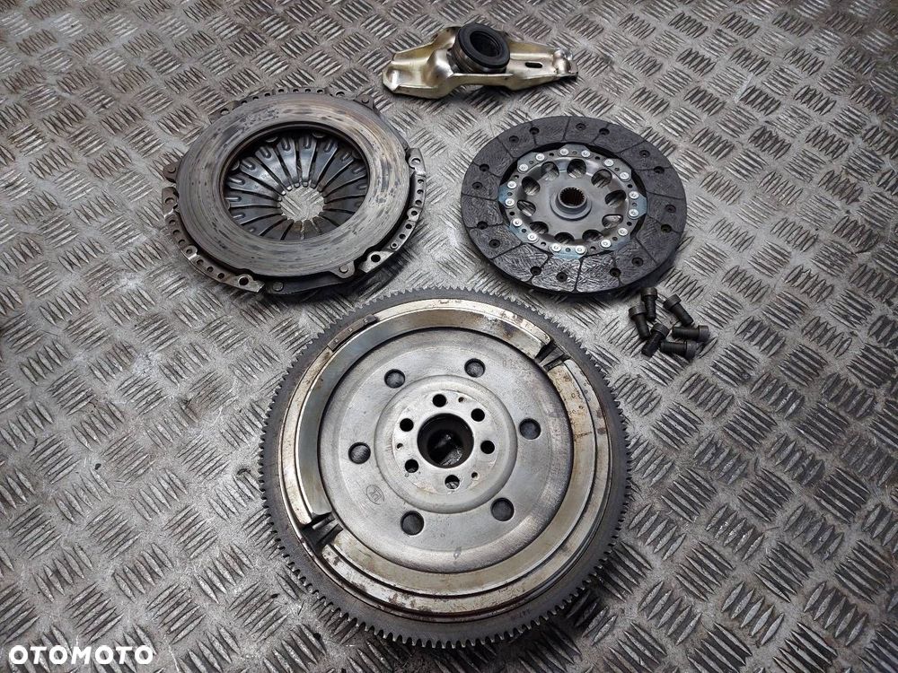 KOŁO DWUMASOWE + TARCZA + DOCISK + ŁOŻYSKO OPOROWE AUDI A4 B6 058105266H - 7