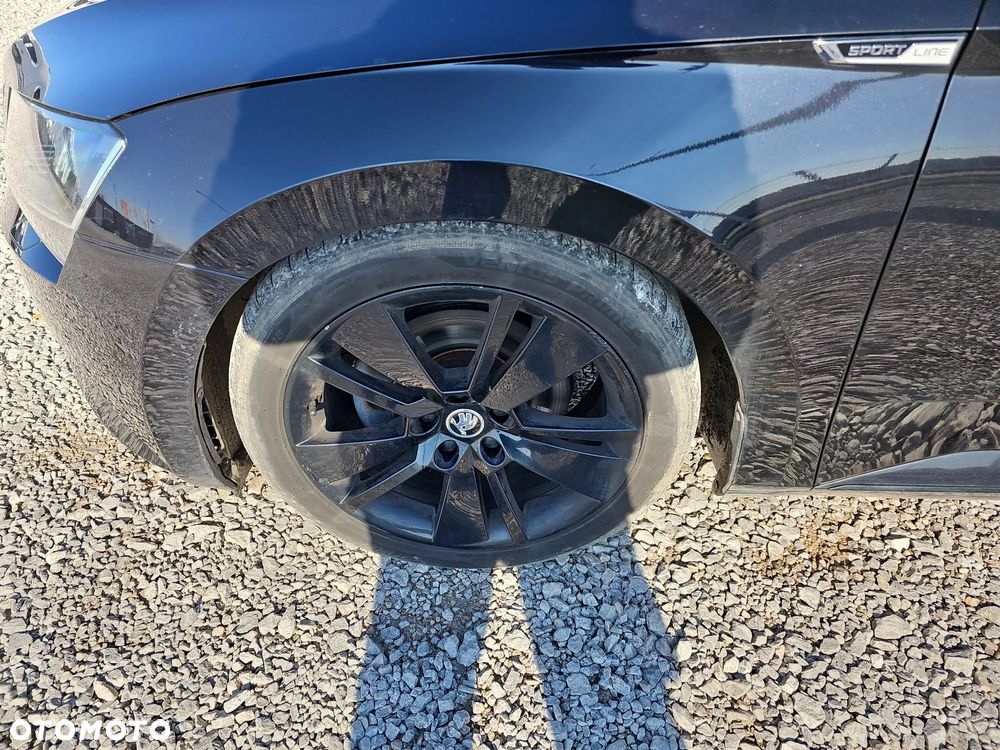 Skoda Superb 2.0 TDI Sportline DSG - 9