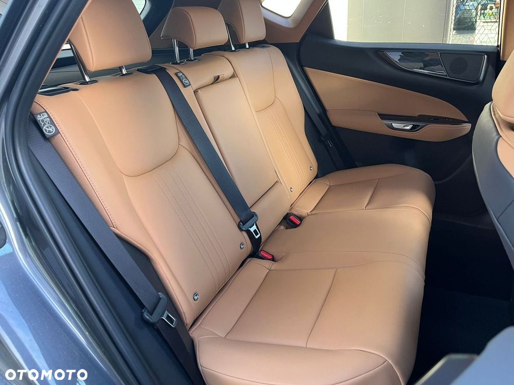 Lexus NX 350h Prestige AWD - 25