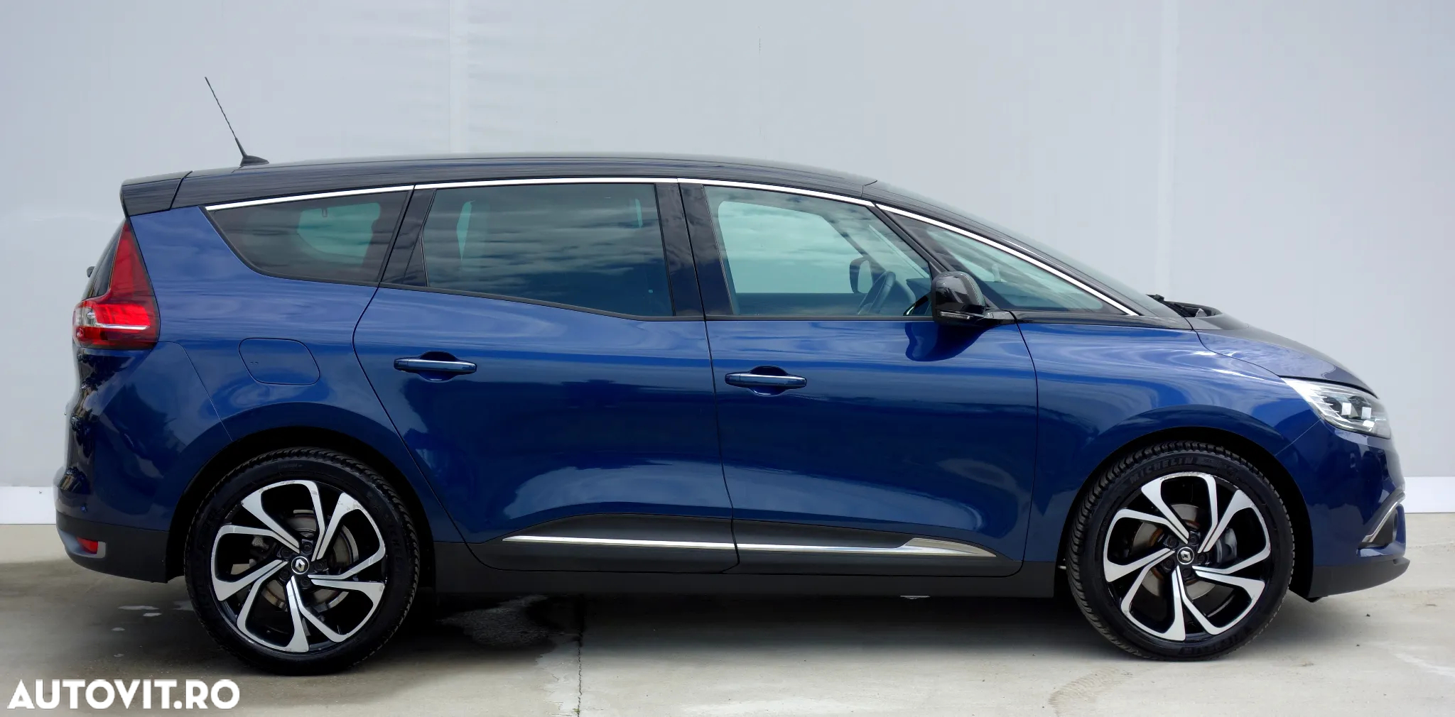 Renault Grand Scenic BLUE dCi 150 EDC BUSINESS EDITION - 28