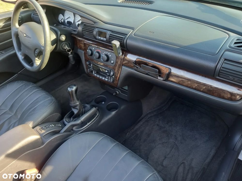 Chrysler Sebring - 10