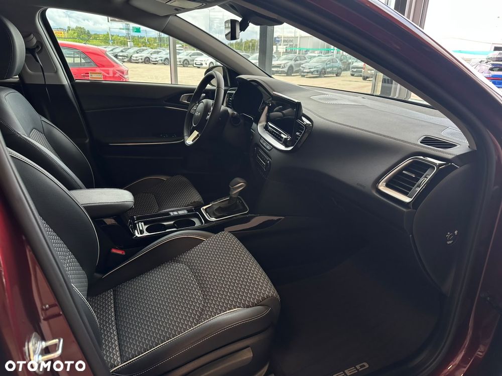 Kia XCeed 1.6 T-GDI Business Line DCT - 11