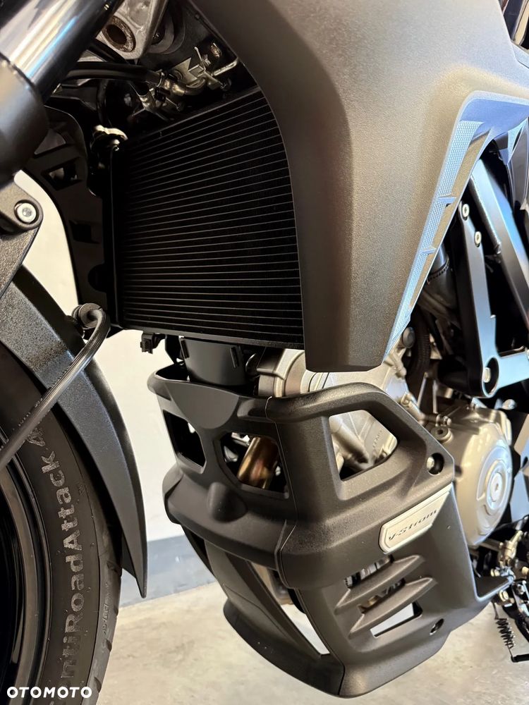 Suzuki V-STROM - 27
