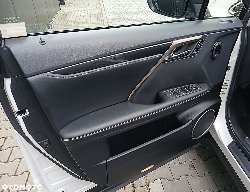 Lexus RX - 15