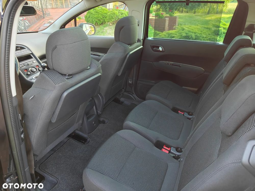 Peugeot 5008 2.0 HDi Allure 7os - 17
