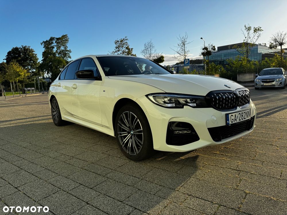 BMW Seria 3 318i M Sport - 38