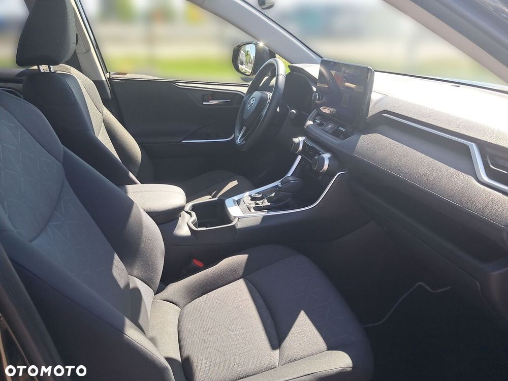 Toyota RAV4 - 10