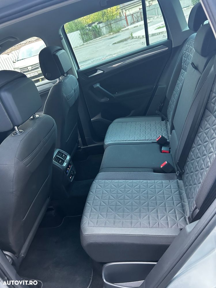 Volkswagen Tiguan - 11