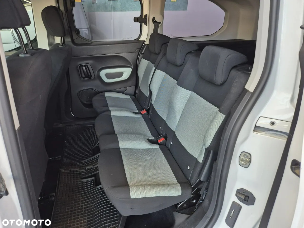Citroën Berlingo M 1.2 PureTech Feel S&S - 24