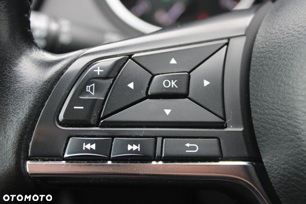 Nissan Qashqai - 25
