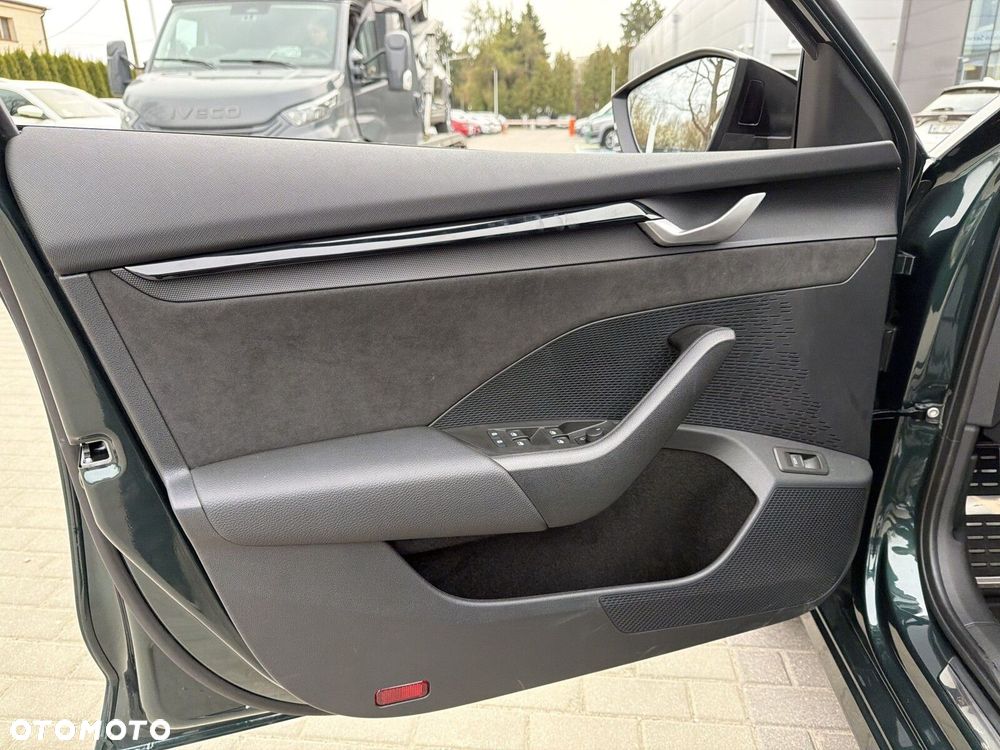 Skoda Octavia 2.0 TSI RS DSG - 11