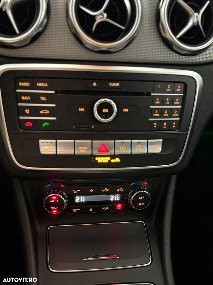Mercedes-Benz GLA 180 7G-DCT Urban - 21