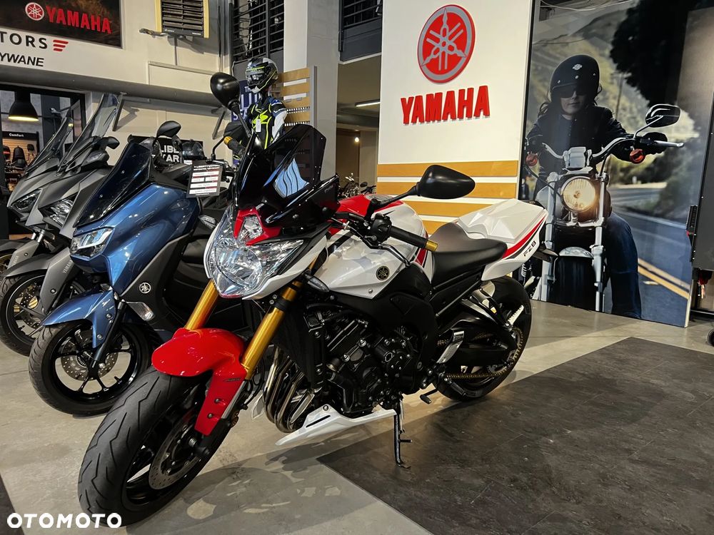 Yamaha FZ8 - 1