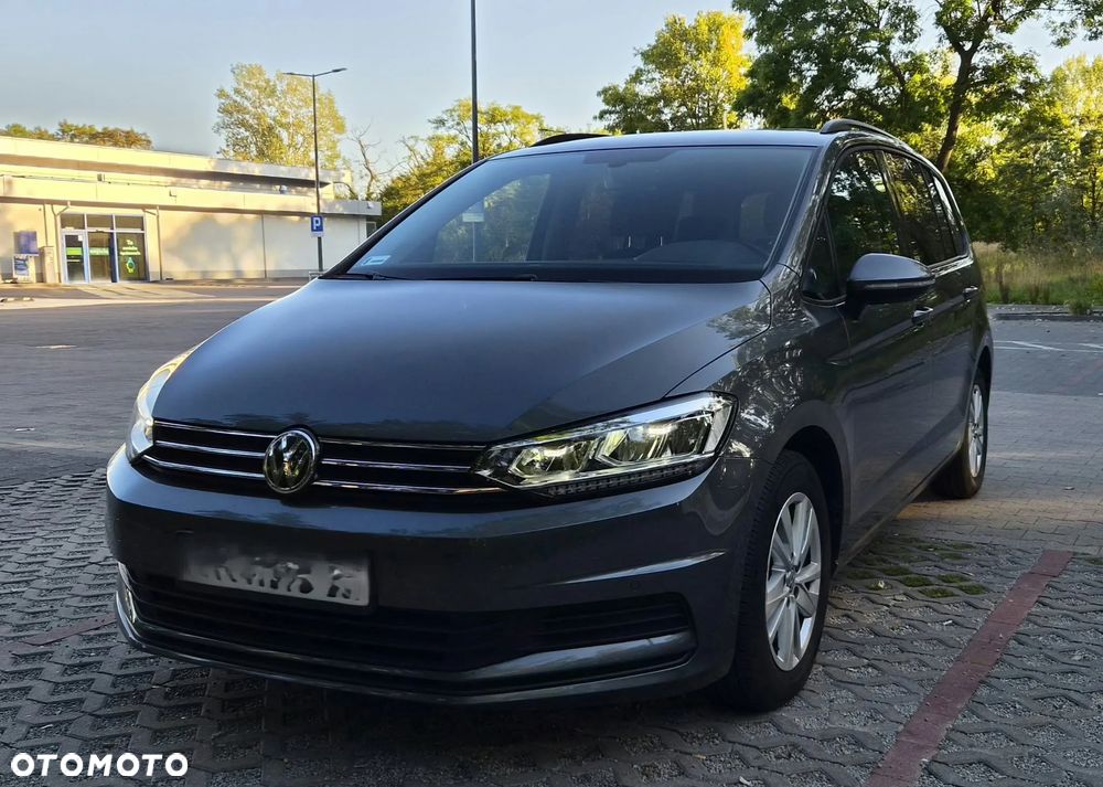Volkswagen Touran - 1