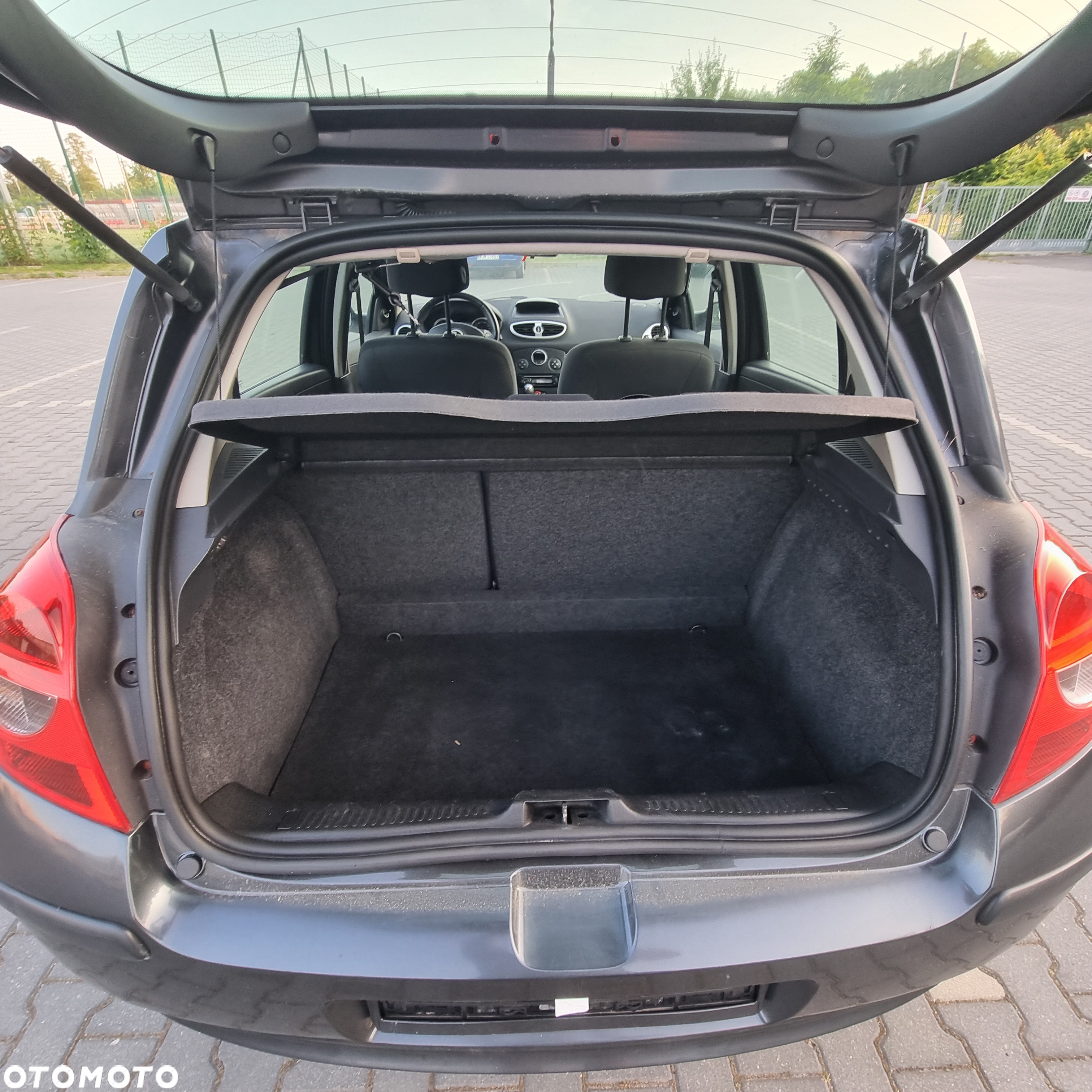 Renault Clio 1.6 16V Privilege - 10