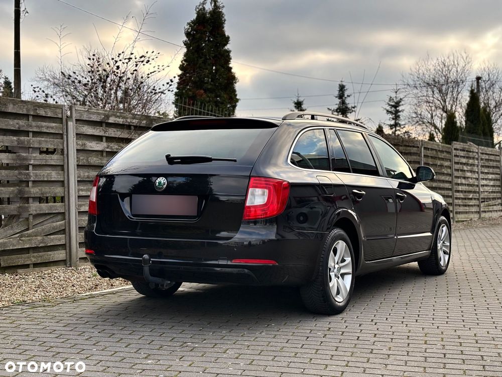 Skoda Superb 2.0 TDI DSG Exclusive - 8