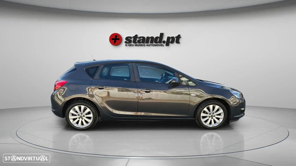 Opel Astra 1.6 150 Anos - 4