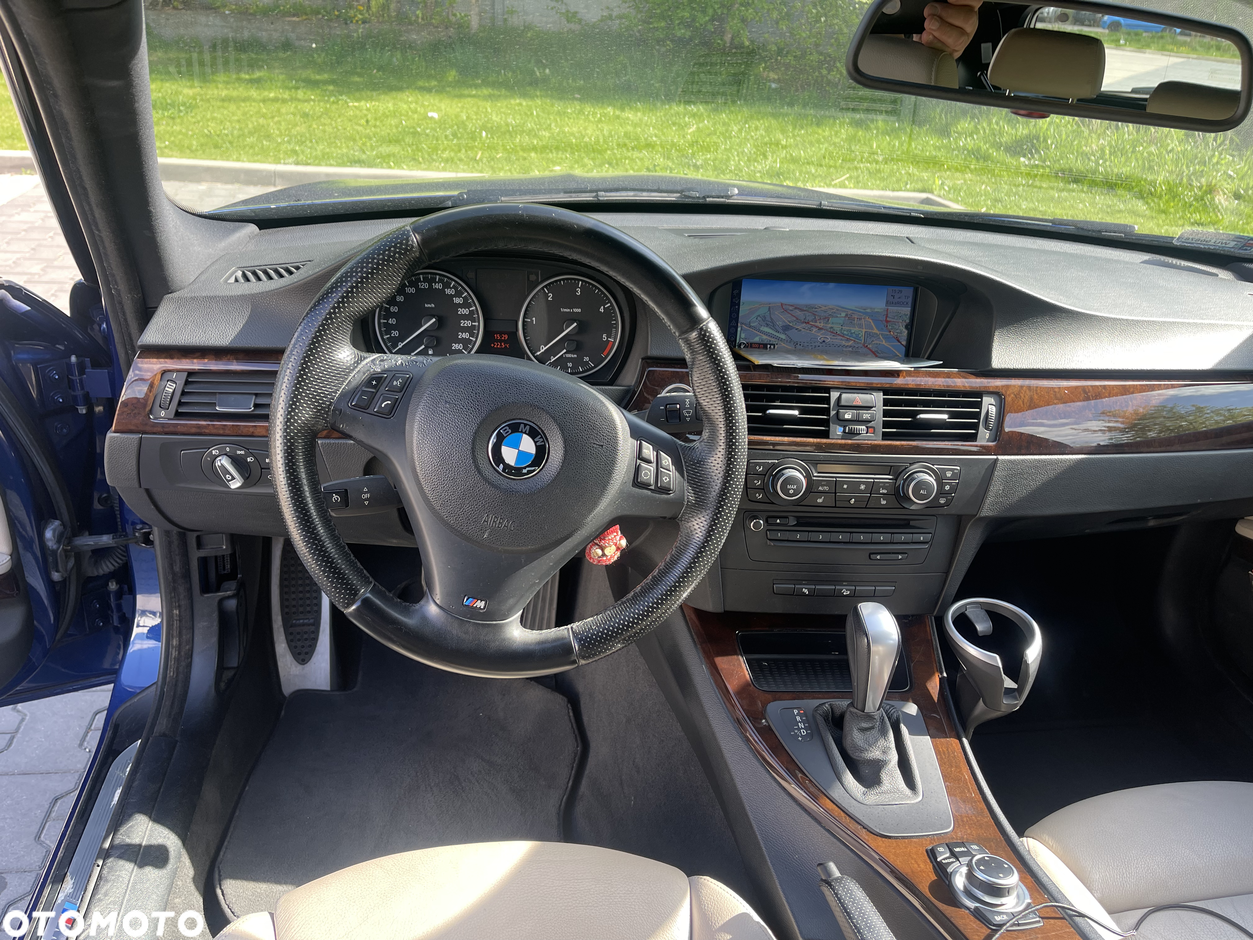 BMW Seria 3 320d xDrive DPF Touring - 12