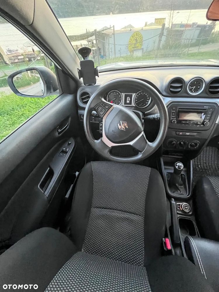 Suzuki Vitara 1.6 Comfort 4WD - 10