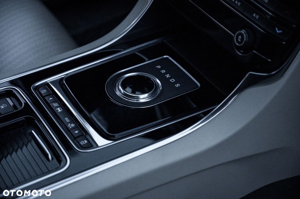 Jaguar XF 2.0 T AWD Prestige - 11