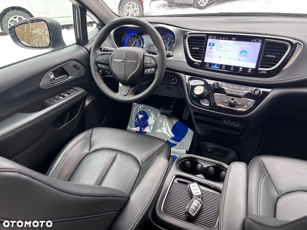 Chrysler Pacifica - 15