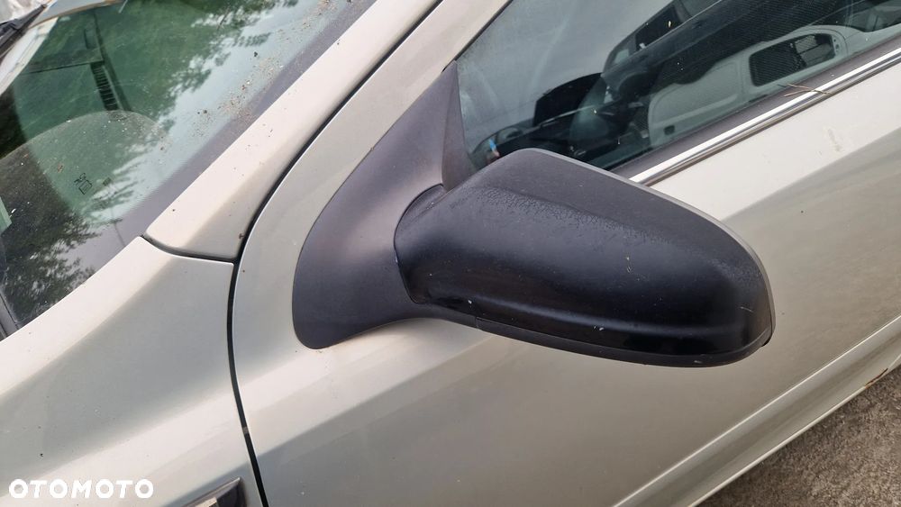 OPEL ASTRA H GTC LUSTERKO LEWE - 1