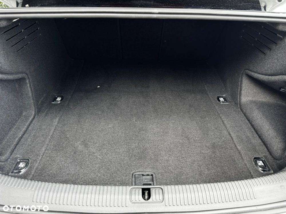 Audi A4 Limousine - 6