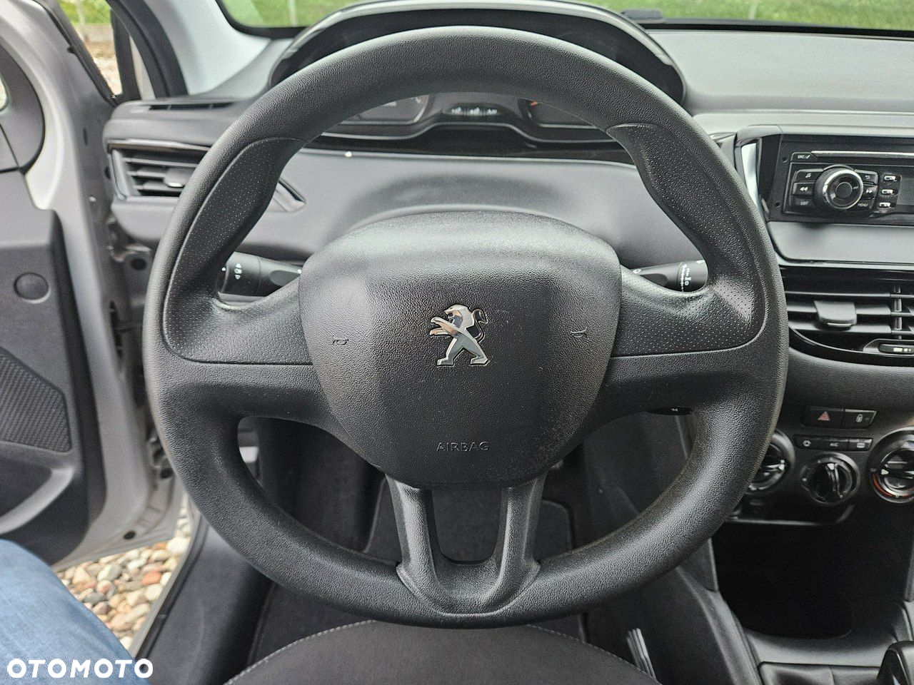 Peugeot 208 - 13