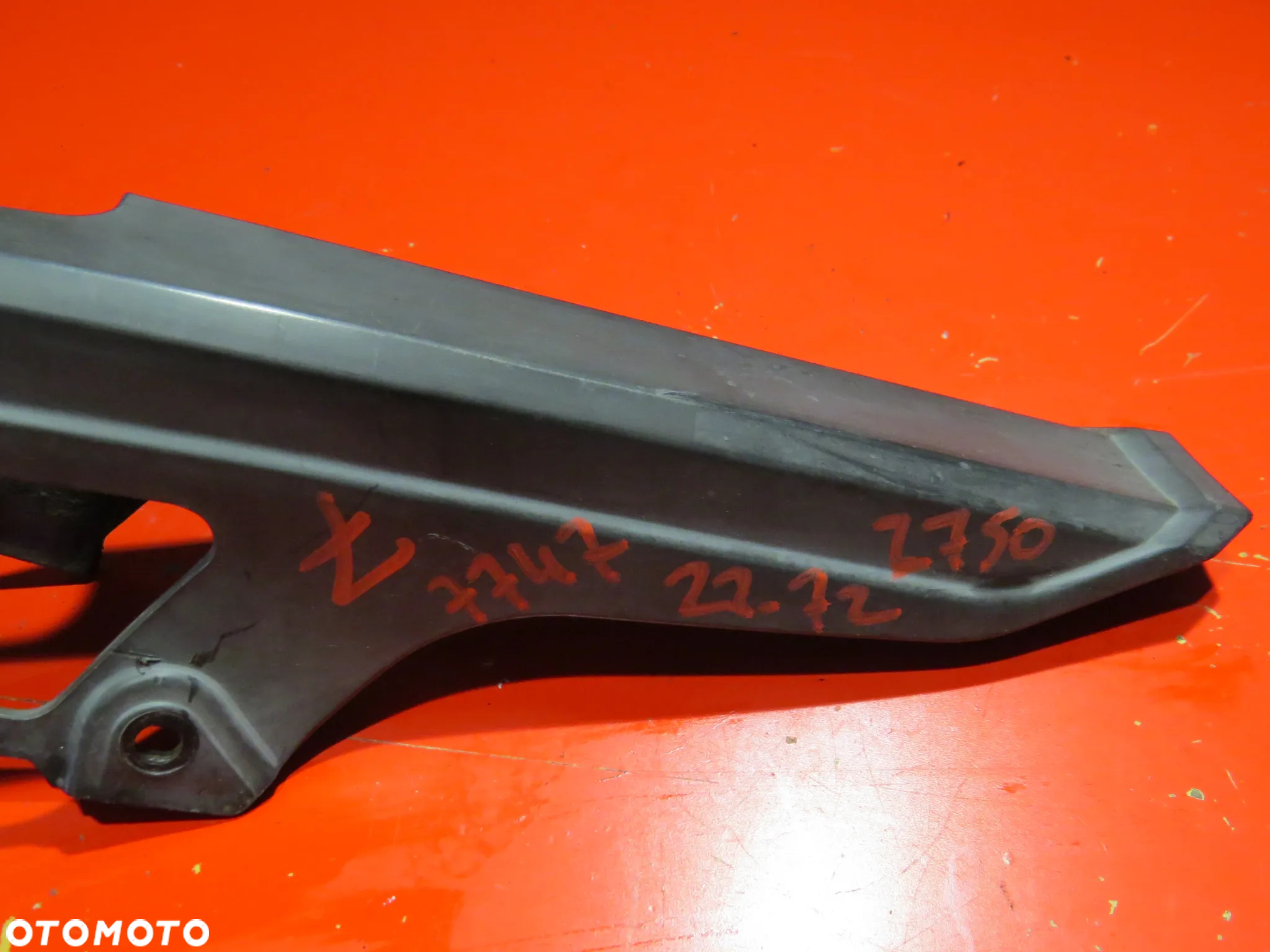 KAWASAKI Z750 Z 750 04-12 osłona łańcucha plastik nadkole obudowa - 2