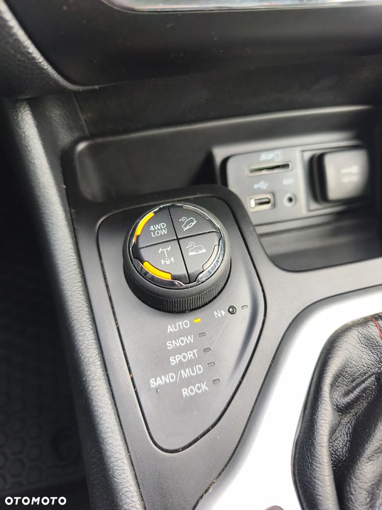 Jeep Cherokee 3.2 V6 Pentastar Active Drive Lock Autom Trailhawk - 23