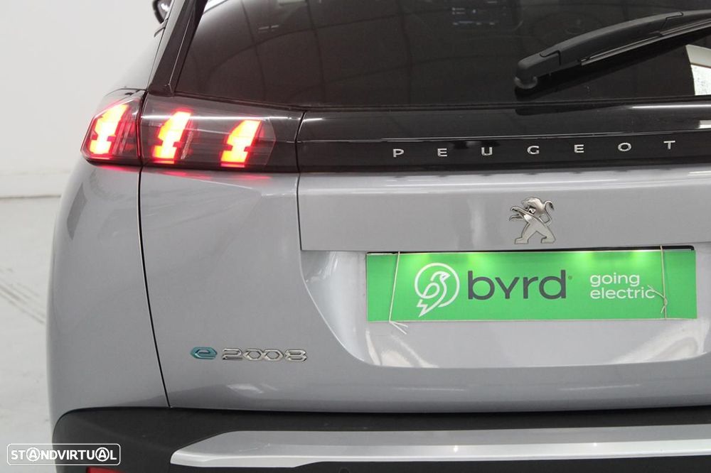 Peugeot e-2008 Allure - 6