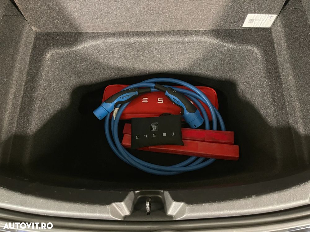 Tesla Model 3 Standard Reichweite Plus Hinterradantrieb - 32