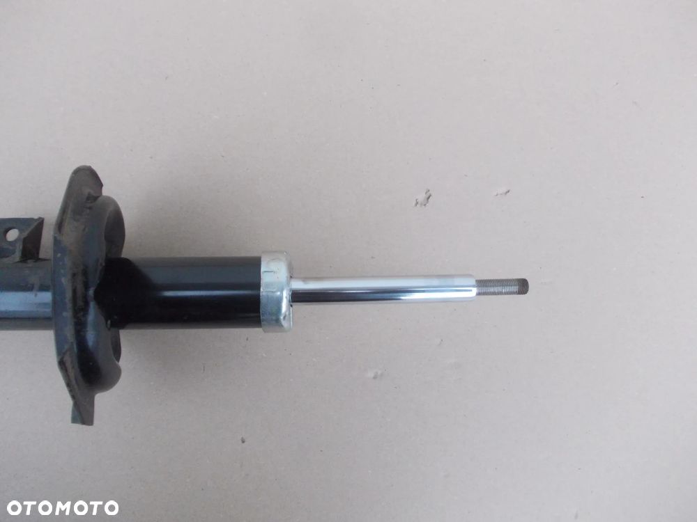 Amortyzator prawy przód Suzuki Sx-4 1.6 Japonia - 2