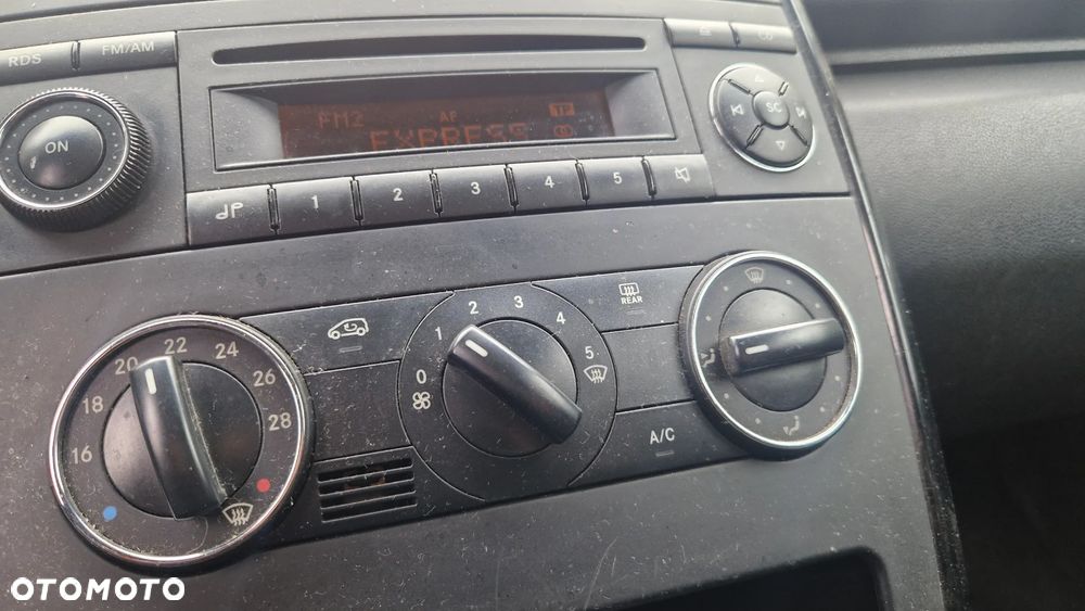 Mercedes-Benz Klasa A 150 BlueEFFICIENCY Elegance - 11