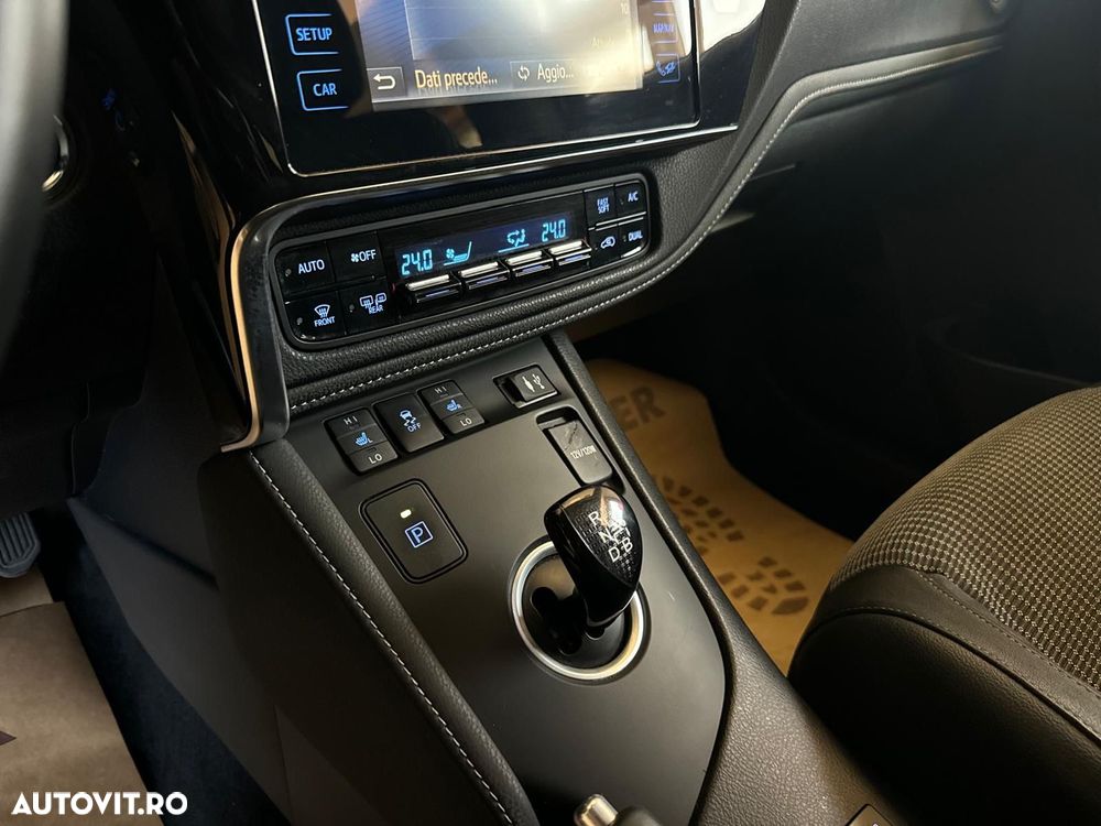 Toyota Auris 1.8 VVT-i Hybrid Automatik Touring Sports Team Deutschland - 11