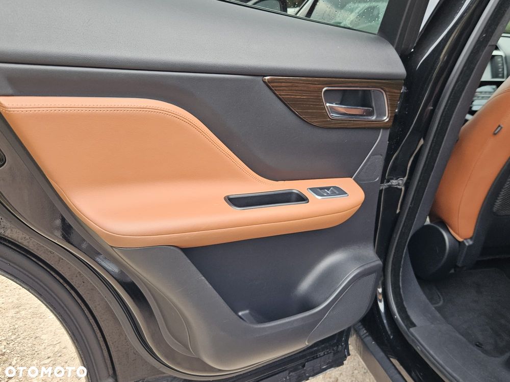 Jaguar F-Pace 2.0 i4D AWD Prestige - 13