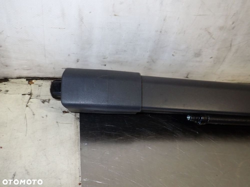 ROLETA BAGAŻNIKA DODGE CALIBER - 2