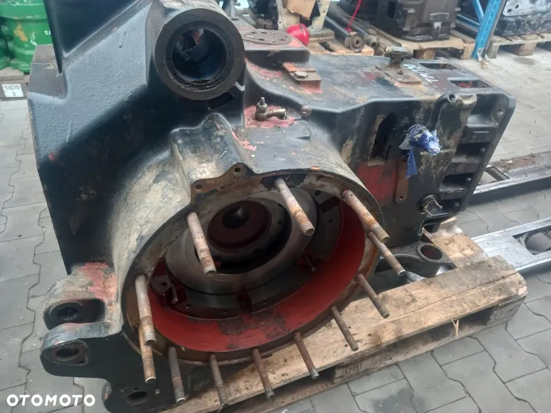 Obudowa mostu tylnego New Holland TM190 - 9