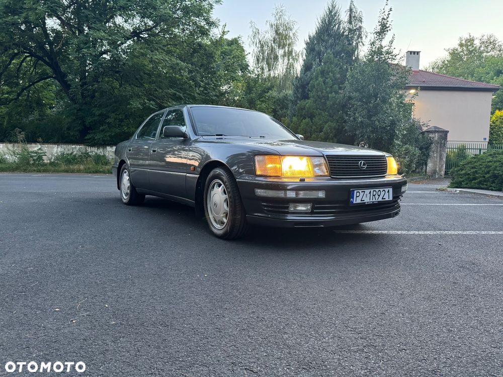 Lexus LS - 3