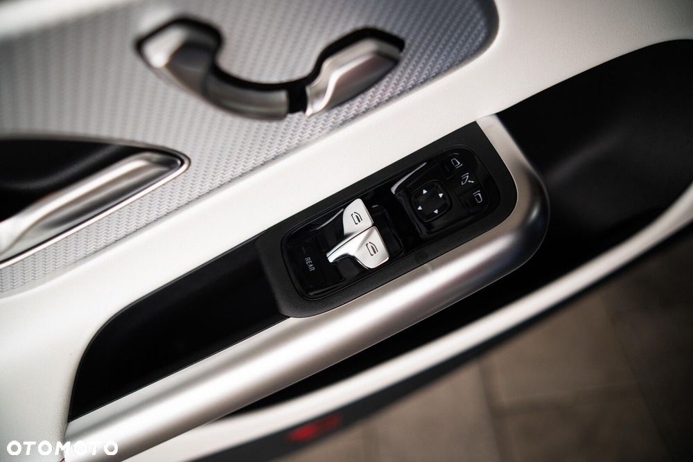 Mercedes-Benz CLA - 10
